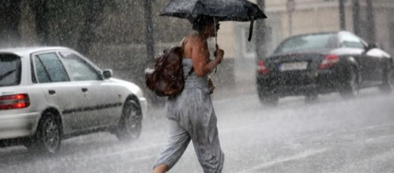 Ο καιρός «τρελάθηκε» - Έρχονται βροχές και καταιγίδες - Παραμένει στα ύψη ο υδράργυρος